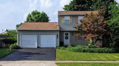 8755 Crestwater Dr, Galloway, OH 43119