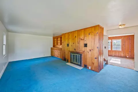 Living - 768 Barks Rd E, Marion, OH 43302 photo 2 of 4