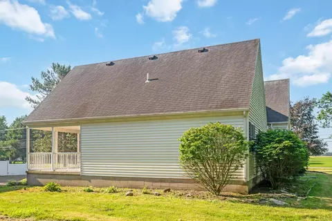 Exterior - 768 Barks Rd E, Marion, OH 43302 photo 7 of 9