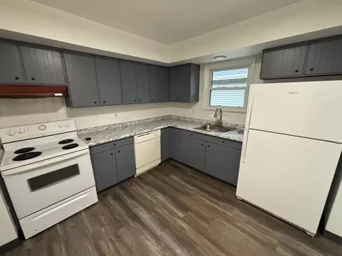 Kitchen - 849 Beech Ct, Heath, OH 43056 photo 2 of 2