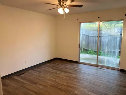Living - 849 Beech Ct, Heath, OH 43056 photo 2 of 2