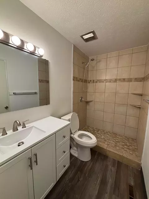 Bath - 849 Beech Ct, Heath, OH 43056 photo 1 of 1