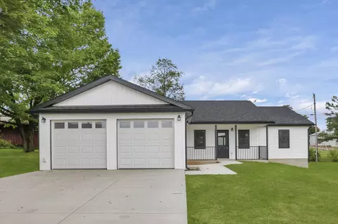 105 Hillcrest Dr, Danville, OH 43014