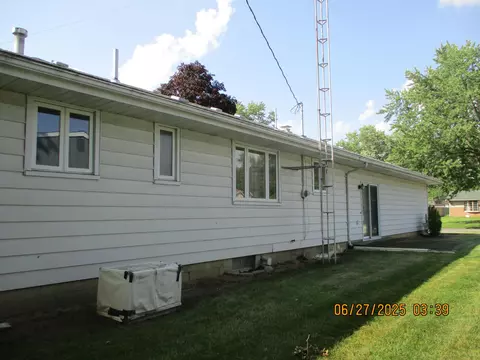 Exterior - 384 Normandy Dr, Marion, OH 43302 photo 6 of 10