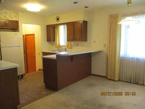 Kitchen - 384 Normandy Dr, Marion, OH 43302 photo 2 of 2