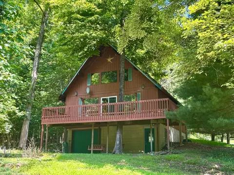 220 Northern Spy Dr, Howard, OH 43028