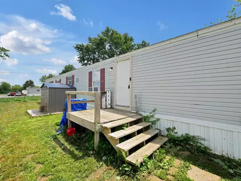 71 Biddle Blvd #24, Bloomingburg, OH 43106