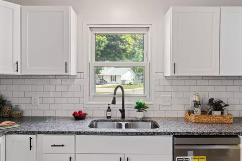 Kitchen - 441 Ruth Ave, Circleville, OH 43113 photo 4 of 4