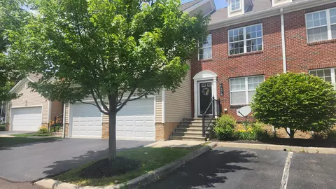 6478 Walnut Fork Dr, Westerville, OH 43081