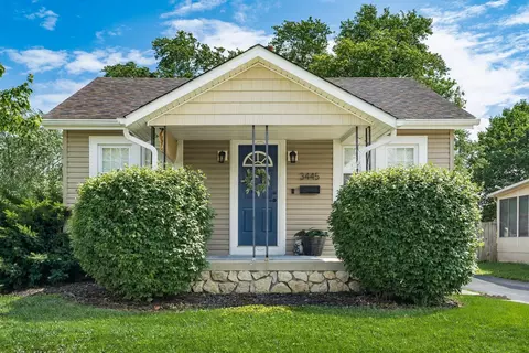 3445 Woodlawn Ave, Grove City, OH 43123