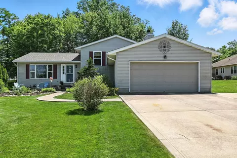 1953 Teakwood Dr, Ontario, OH 44906