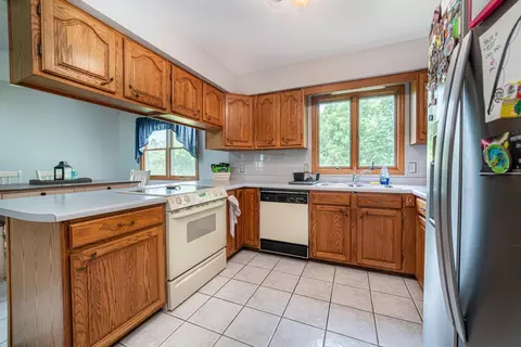 925 Tamarack Dr, Willard, OH 44890 photo 9