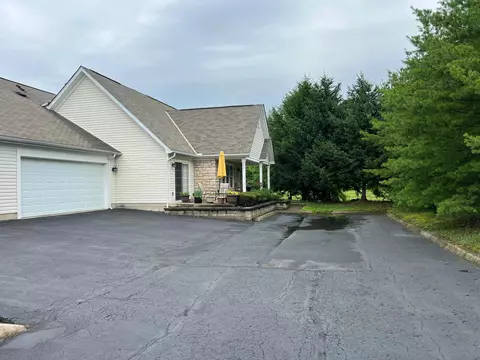2244 Meadowlark Ln E #2244, Reynoldsburg, OH 43068