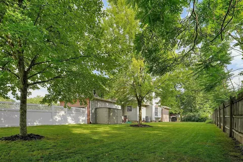 Exterior - 519 Forestview Ct, Circleville, OH 43113 photo 6 of 9