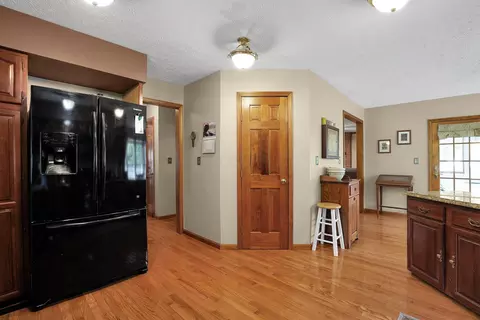 Entry Way - 519 Forestview Ct, Circleville, OH 43113 photo 3 of 4