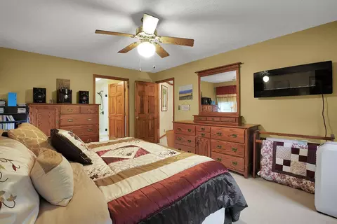 Bedroom - 519 Forestview Ct, Circleville, OH 43113 photo 2 of 5