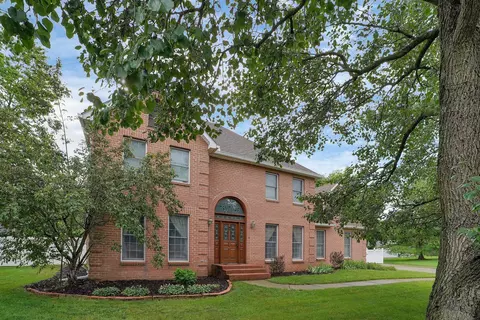 Exterior - 519 Forestview Ct, Circleville, OH 43113 photo 3 of 9