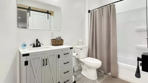 Bath - 489 Heath Rd, Heath, OH 43056 photo 1 of 6