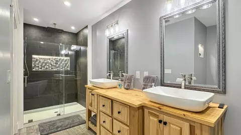 Bath - 489 Heath Rd, Heath, OH 43056 photo 5 of 6