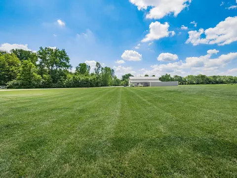 Exterior - 7903 Dellinger Rd, Galloway, OH 43119 photo 13 of 20