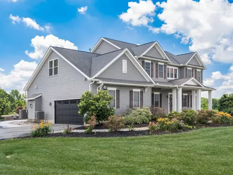Exterior - 7903 Dellinger Rd, Galloway, OH 43119 photo 2 of 20