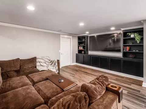 Living - 7903 Dellinger Rd, Galloway, OH 43119 photo 6 of 7