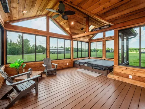 Exterior - 7903 Dellinger Rd, Galloway, OH 43119 photo 5 of 20