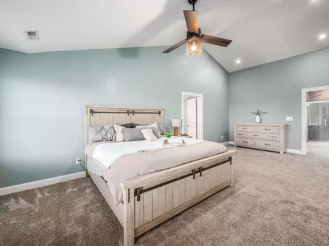 Bedroom - 7903 Dellinger Rd, Galloway, OH 43119 photo 3 of 10