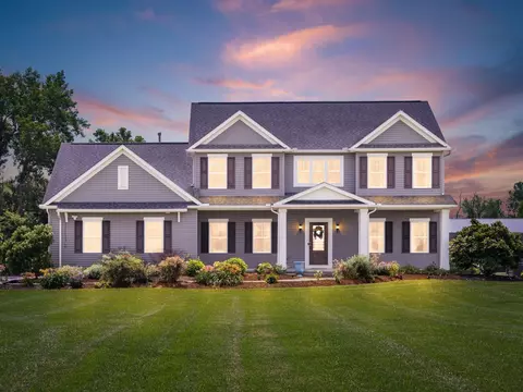 Exterior - 7903 Dellinger Rd, Galloway, OH 43119 photo 4 of 20