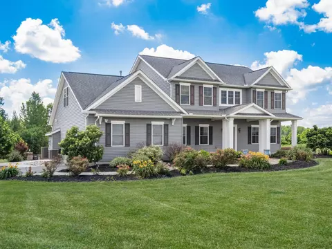 Exterior - 7903 Dellinger Rd, Galloway, OH 43119 photo 3 of 20