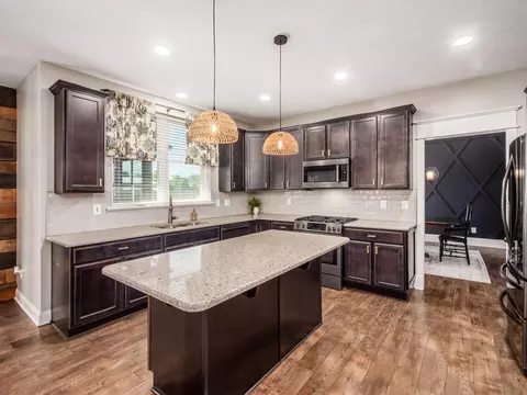Kitchen - 7903 Dellinger Rd, Galloway, OH 43119 photo 4 of 9