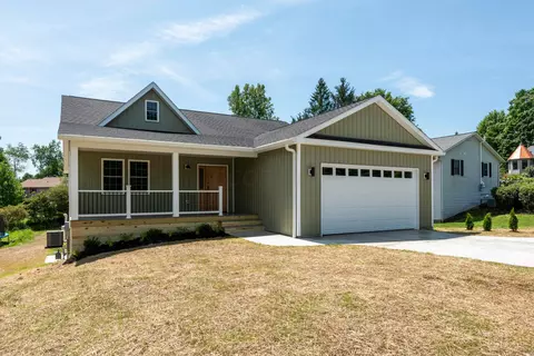 173 Lakeview Heights Dr, Howard, OH 43028