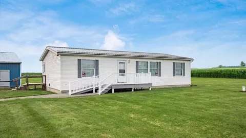 9015 Twp Rd 36 NW, Somerset, OH 43783
