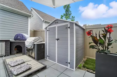 Exterior - 1068 Edgehill Rd, Columbus, OH 43212 photo 13 of 20