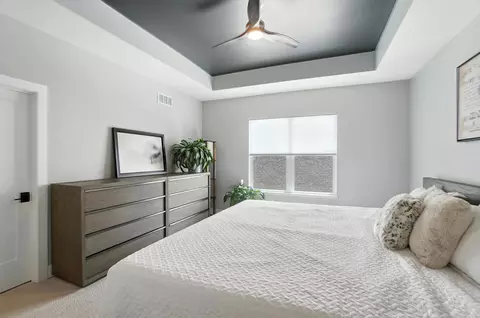 Bedroom - 1068 Edgehill Rd, Columbus, OH 43212 photo 2 of 10