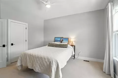 Bedroom - 1068 Edgehill Rd, Columbus, OH 43212 photo 6 of 10