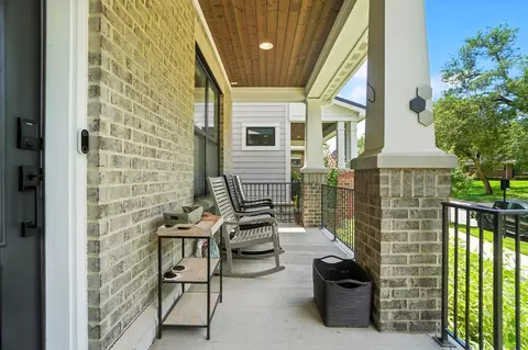 Exterior - 1068 Edgehill Rd, Columbus, OH 43212 photo 5 of 20