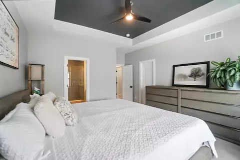 Bedroom - 1068 Edgehill Rd, Columbus, OH 43212 photo 3 of 10