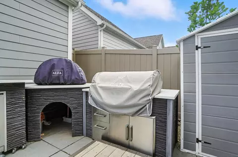 Exterior - 1068 Edgehill Rd, Columbus, OH 43212 photo 12 of 20