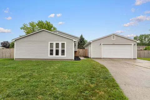 2483 Onyx Ct, Grove City, OH 43123