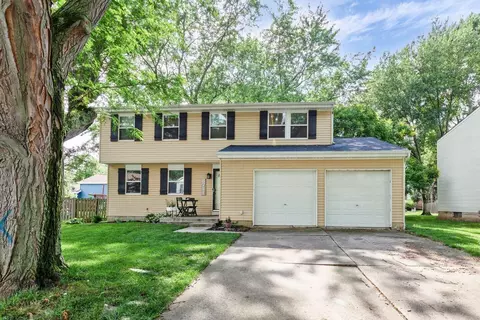 8711 Blessing Dr, Powell, OH 43065