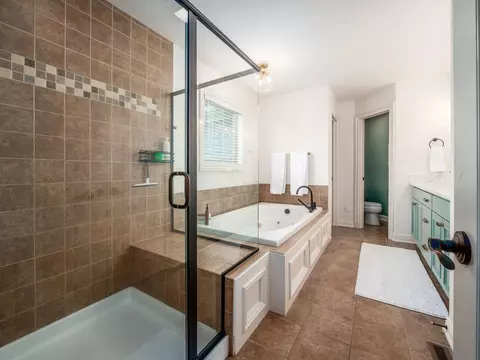 Bath - 5808 Glendavon Loop, Dublin, OH 43016 photo 4 of 10