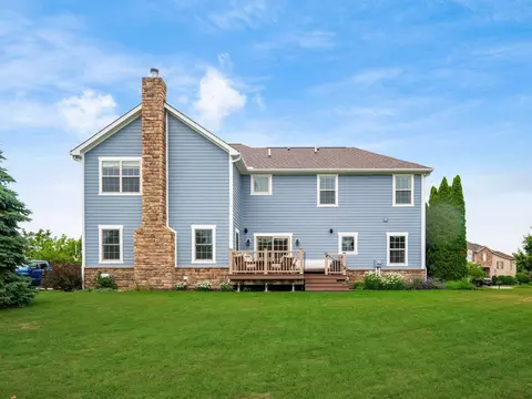 Exterior - 5808 Glendavon Loop, Dublin, OH 43016 photo 9 of 12