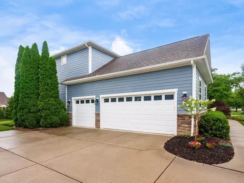 Exterior - 5808 Glendavon Loop, Dublin, OH 43016 photo 4 of 12