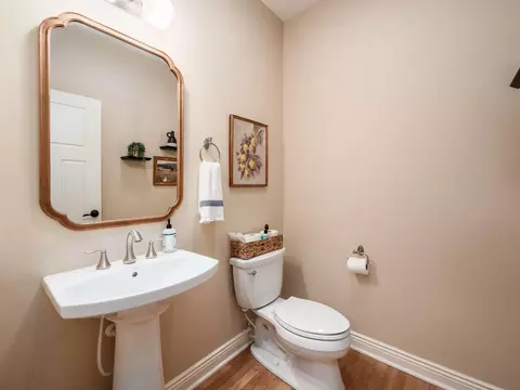 Bath - 5808 Glendavon Loop, Dublin, OH 43016 photo 1 of 10