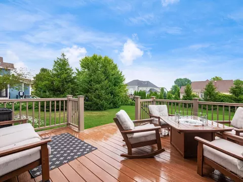 Exterior - 5808 Glendavon Loop, Dublin, OH 43016 photo 6 of 12