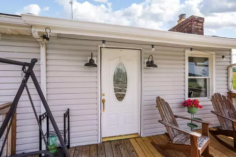 Exterior - 26262 Jackson Rd, Circleville, OH 43113 photo 12 of 31