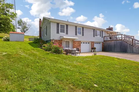Exterior - 26262 Jackson Rd, Circleville, OH 43113 photo 5 of 31