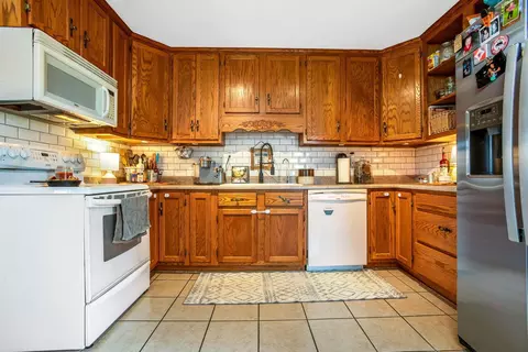 Kitchen - 26262 Jackson Rd, Circleville, OH 43113 photo 4 of 4