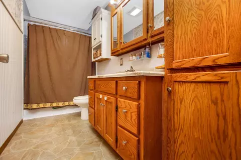 Bath - 26262 Jackson Rd, Circleville, OH 43113 photo 1 of 3